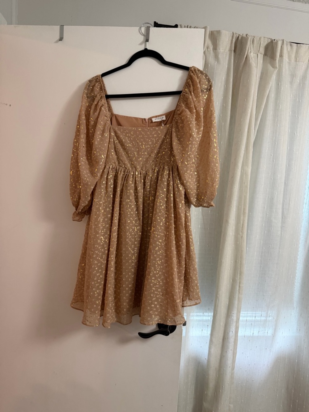 NWT Storia Blush Puff-Sleeve Mini Dress with Gold Fleck